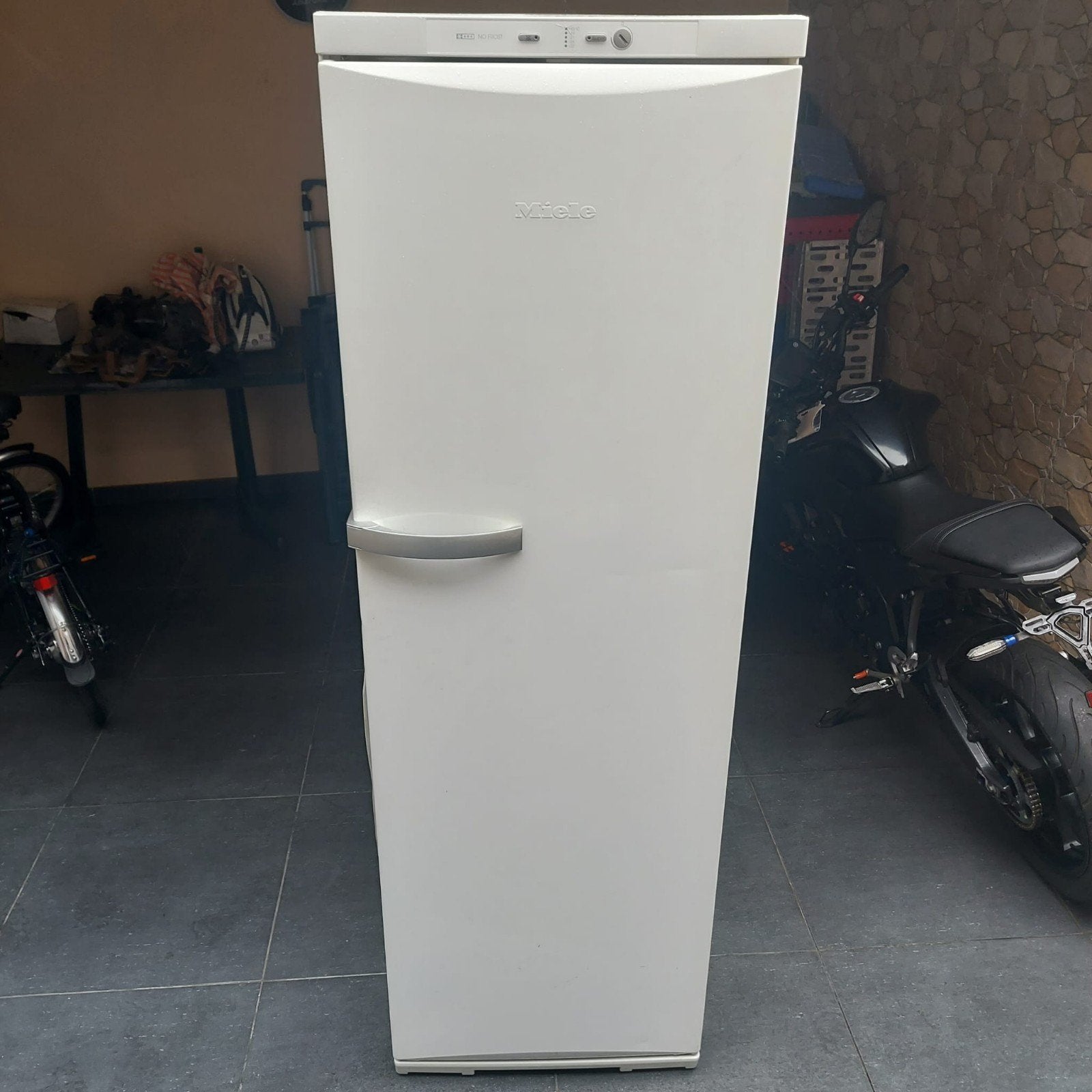 Miele congélateur 2m, Electroménager, Réfrigérateurs & Frigos, Enlèvement