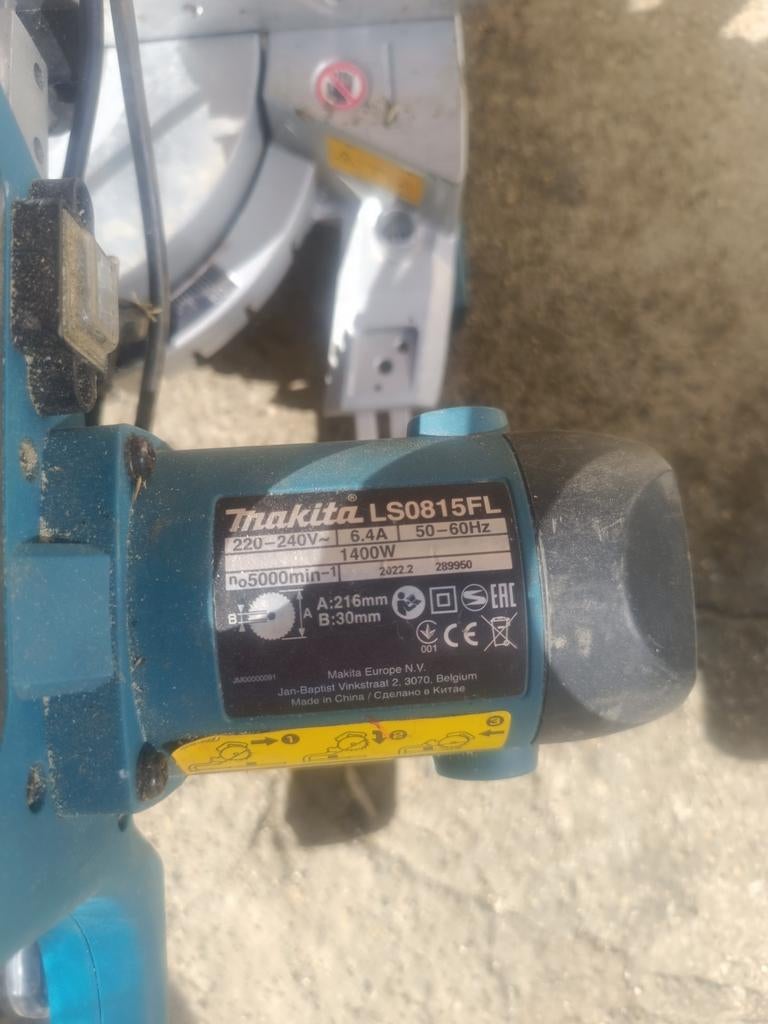 Scie et pied makita, Enlèvement