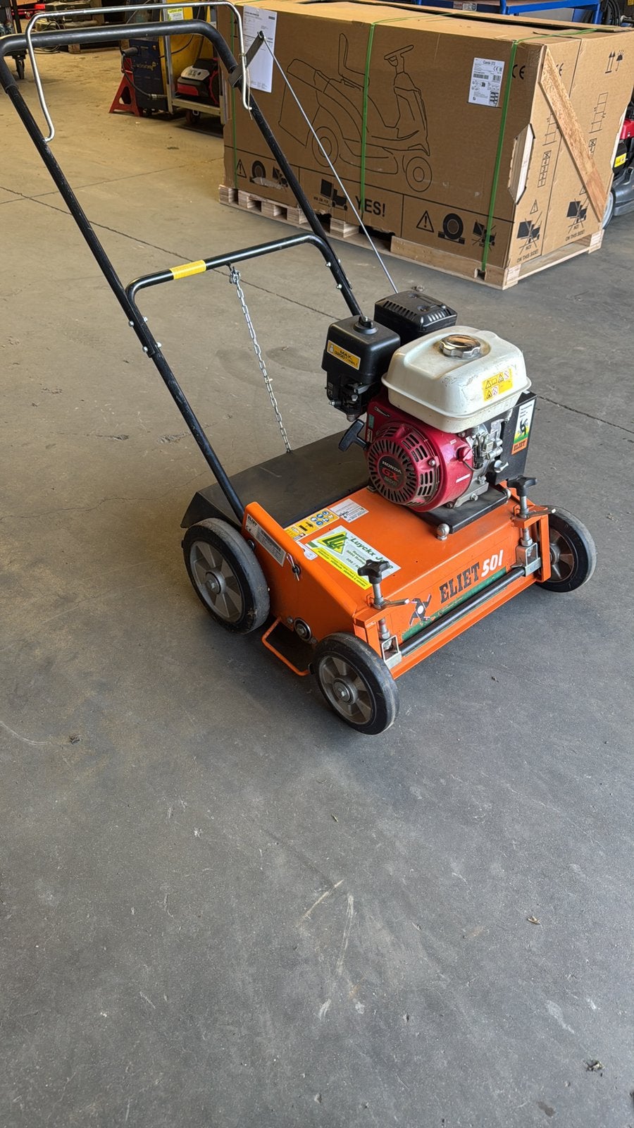 Verticuteerder eliet en etesia, Enlèvement, Utilisé, Essence