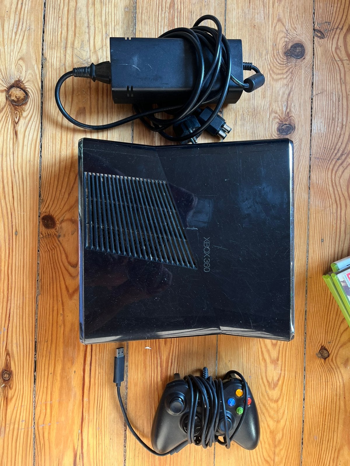 Xbox 360 met 4 games, Avec 1 manette, Enlèvement, Utilisé, Avec jeux
