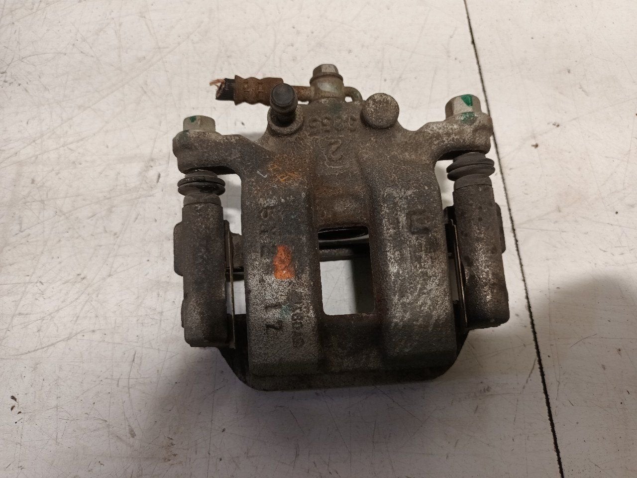 Remklauw links achter Nissan Leaf, Onderdelen@venauto.nl, Van der Ven Autorecycling B.V., Gebruikt, Ettenseweg 76, 4706 PB Roosendaal, The Netherlands