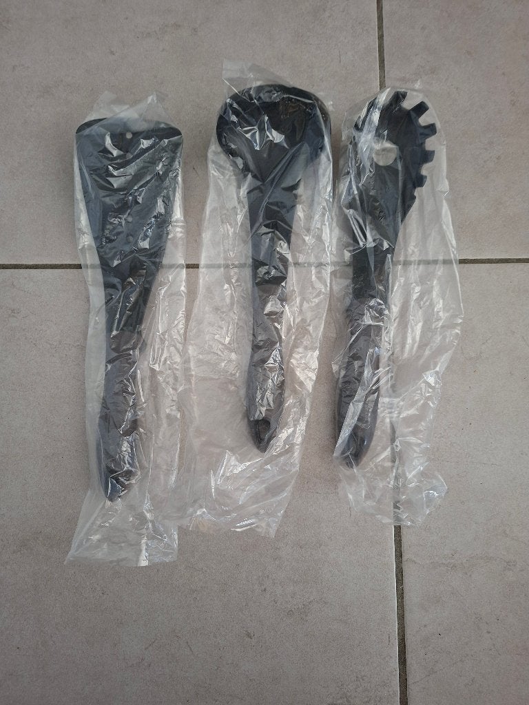 Lot de trois ustensiles de cuisine NEUFS, Enlèvement, Neuf, Plastique, Noir