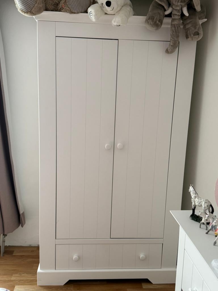 Kast plus comode plus bedje, Kinderen en Baby's, Kinderkamer | Commodes en Kasten, Ophalen, Zo goed als nieuw