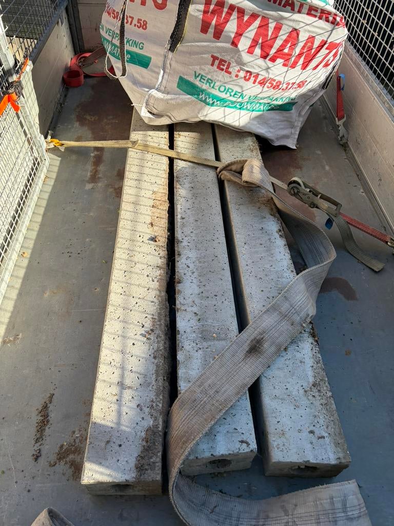 Betonnen balken, Doe-het-zelf en Bouw, Metselstenen, Ophalen, Zo goed als nieuw