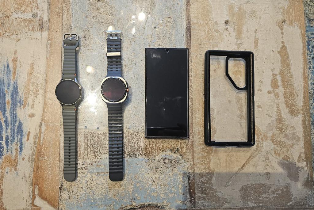 Lot S24 Ultra 1TB + Galaxy Watch Ultra + Galaxy Watch, 10 mégapixels ou plus, Galaxy S24, 1 TB ou plus, Comme neuf