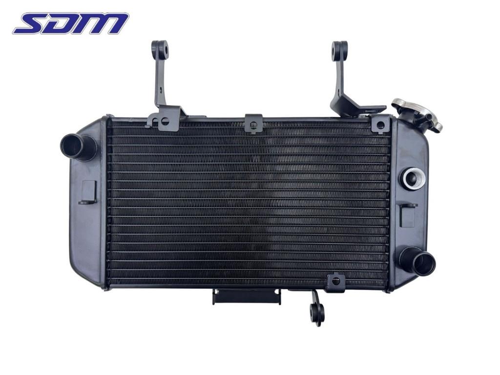 RADIATEUR DL 650 V-Strom 2004-2006 (DL650) (17710-27G00), Dhr. S. di Majo, Nieuw, Info@cama-motorparts.nl, P.J. Troelstraweg 8 8
3144 CX  MAASSLUIS, NL