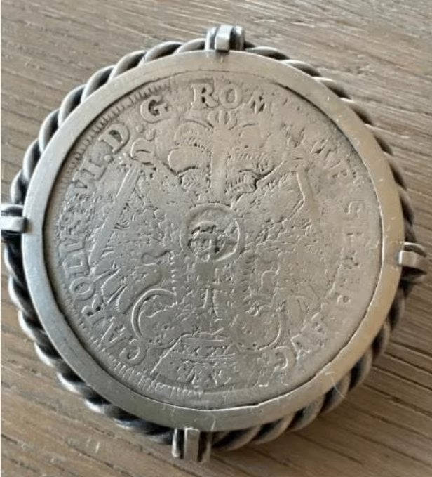 Antiek zilveren muntbroche, Ophalen of Verzenden, Zilver