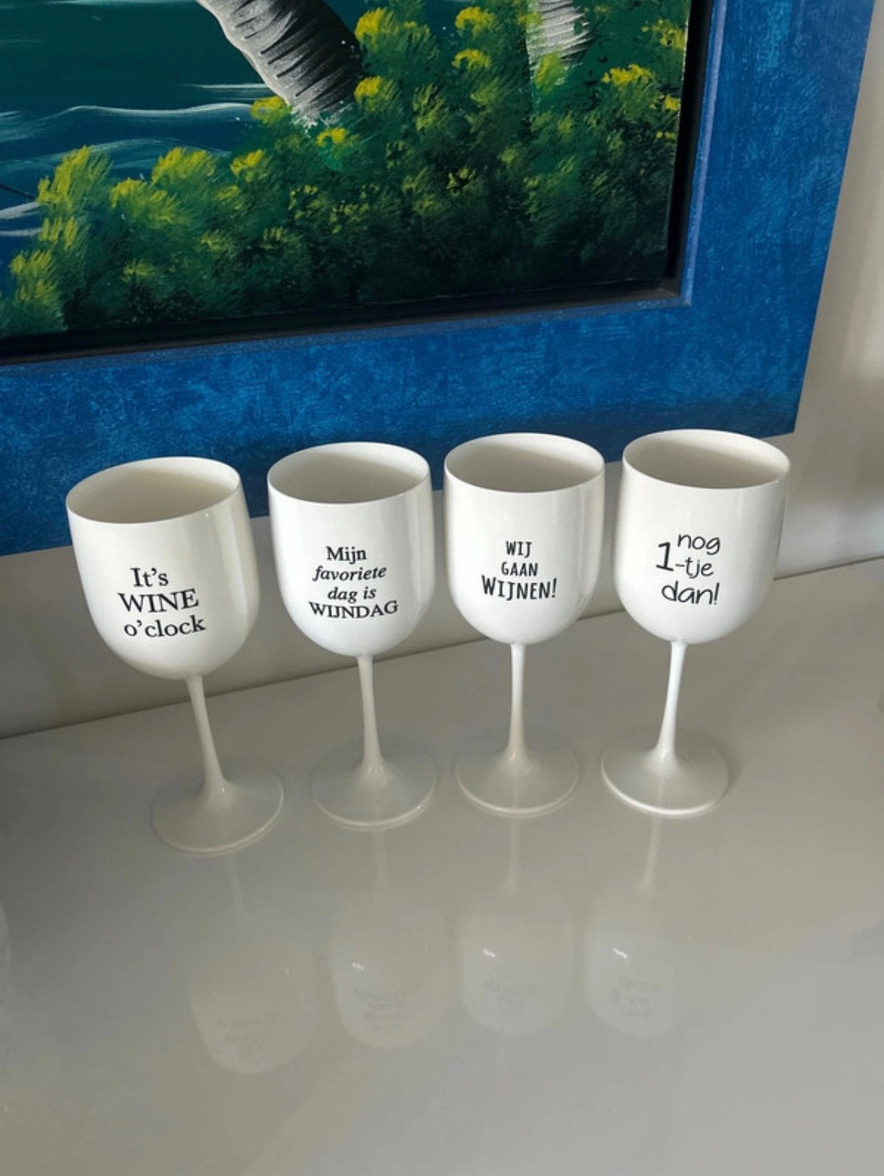 4 wijnglazen, Ophalen, Zo goed als nieuw
