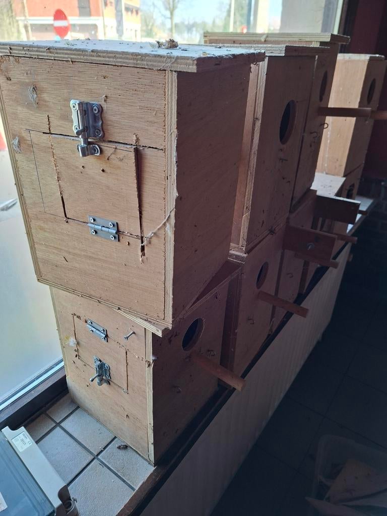 9 nestkastjes, Ophalen