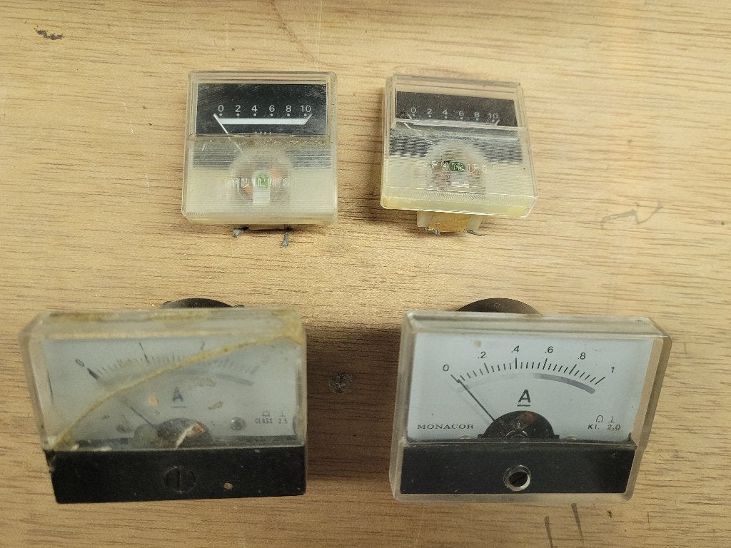 Indicateurs de tension et de courant analogiques, Enlèvement ou Envoi, Utilisé