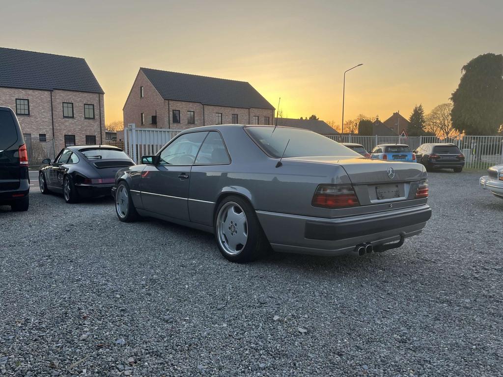 Mercedes-Benz CE 230, Auto's, Automaat, 4 zetels, Gebruikt, https://public.car-pass.be/vhr/9bc8afcf-e3e5-47ec-9a36-c93941f51404