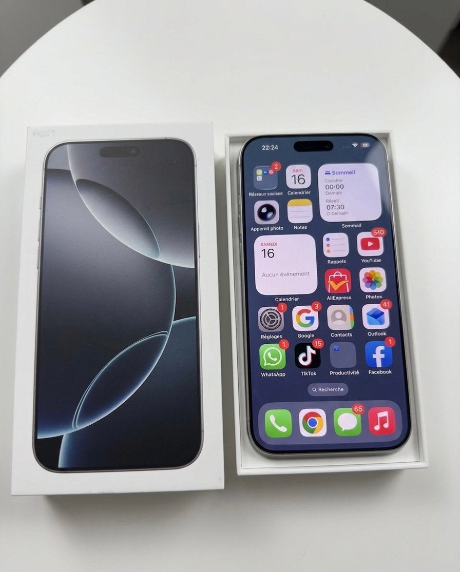 Iphone 16 pro max 256gb avec boite ticket, Ophalen of Verzenden, Zo goed als nieuw, IPhone 16