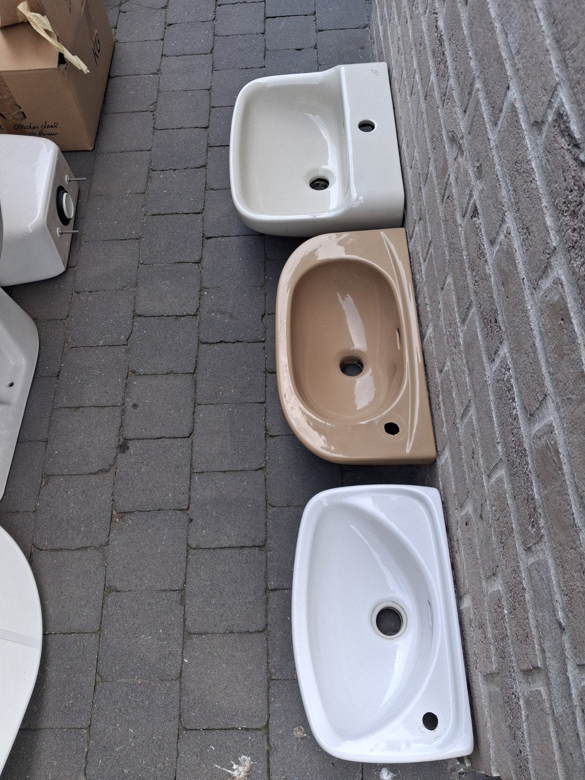 Sanitaire blanc, Enlèvement, Toilettes