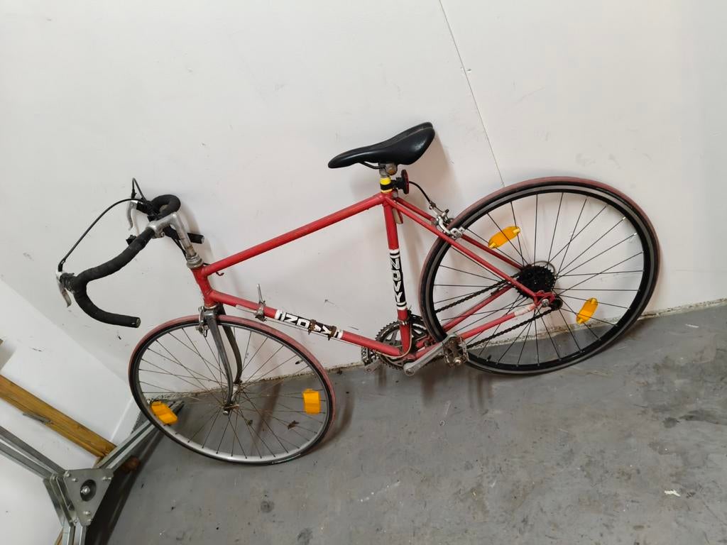 Velo de course de marque novy a vitesse, Enlèvement
