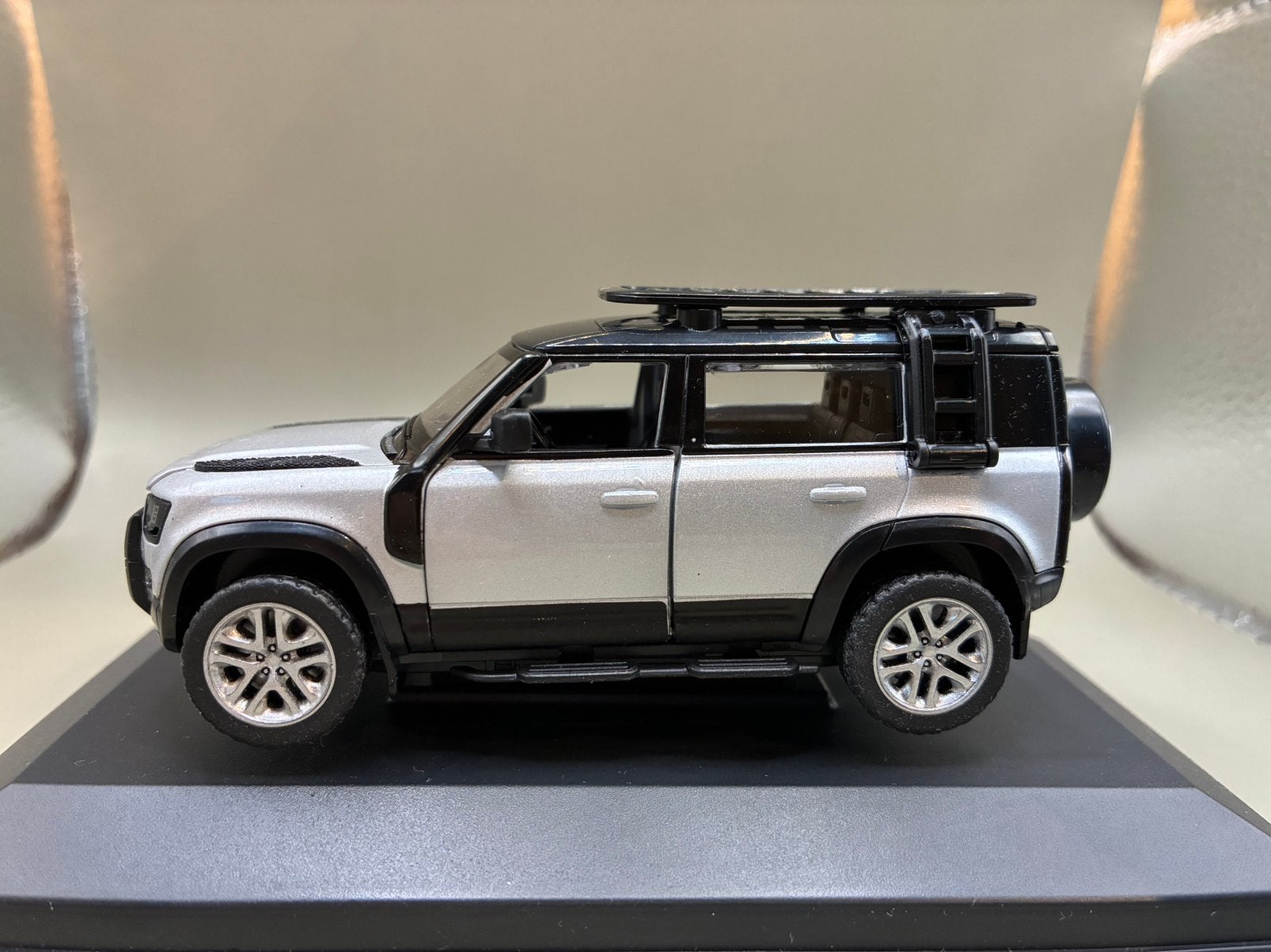 Land Rover Defender 110 5D (Type 663) 2020, Hobby en Vrije tijd, Modelauto's | 1:43, Verzenden, Nieuw, Auto, Overige merken