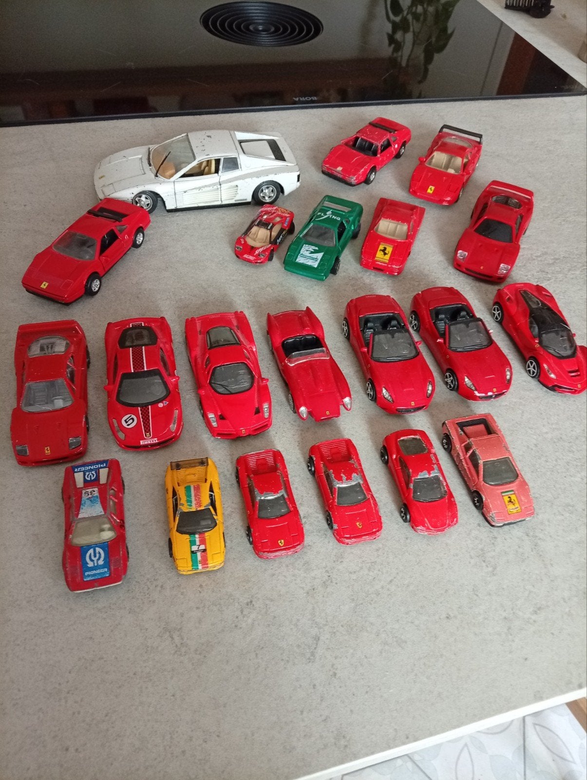 Ferrari miniaturen verschillende schalen en merken, Hobby en Vrije tijd, Modelauto's | Overige schalen, Ophalen of Verzenden
