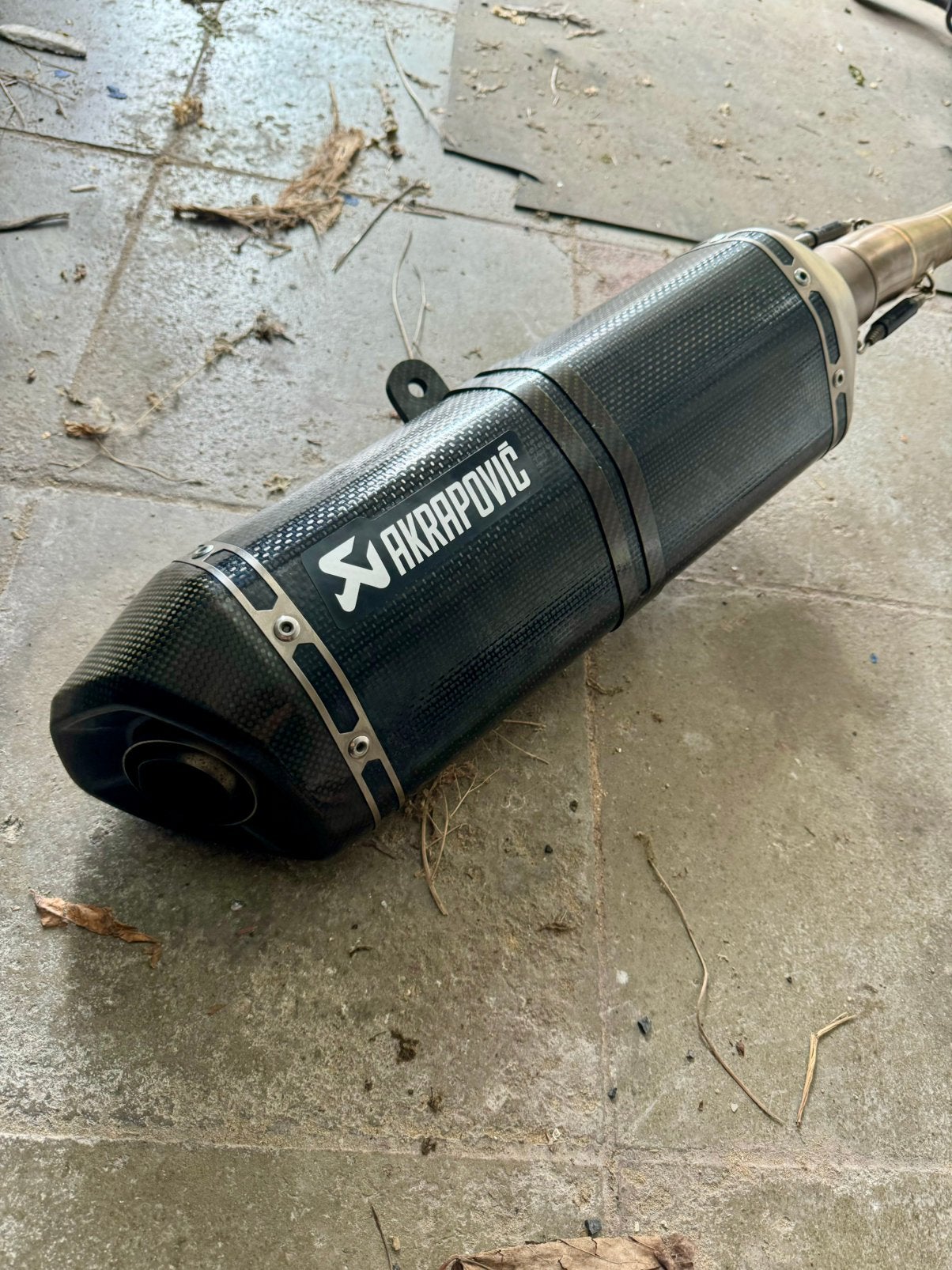 Échappement Akrapovic ligne complete Tmax, Enlèvement