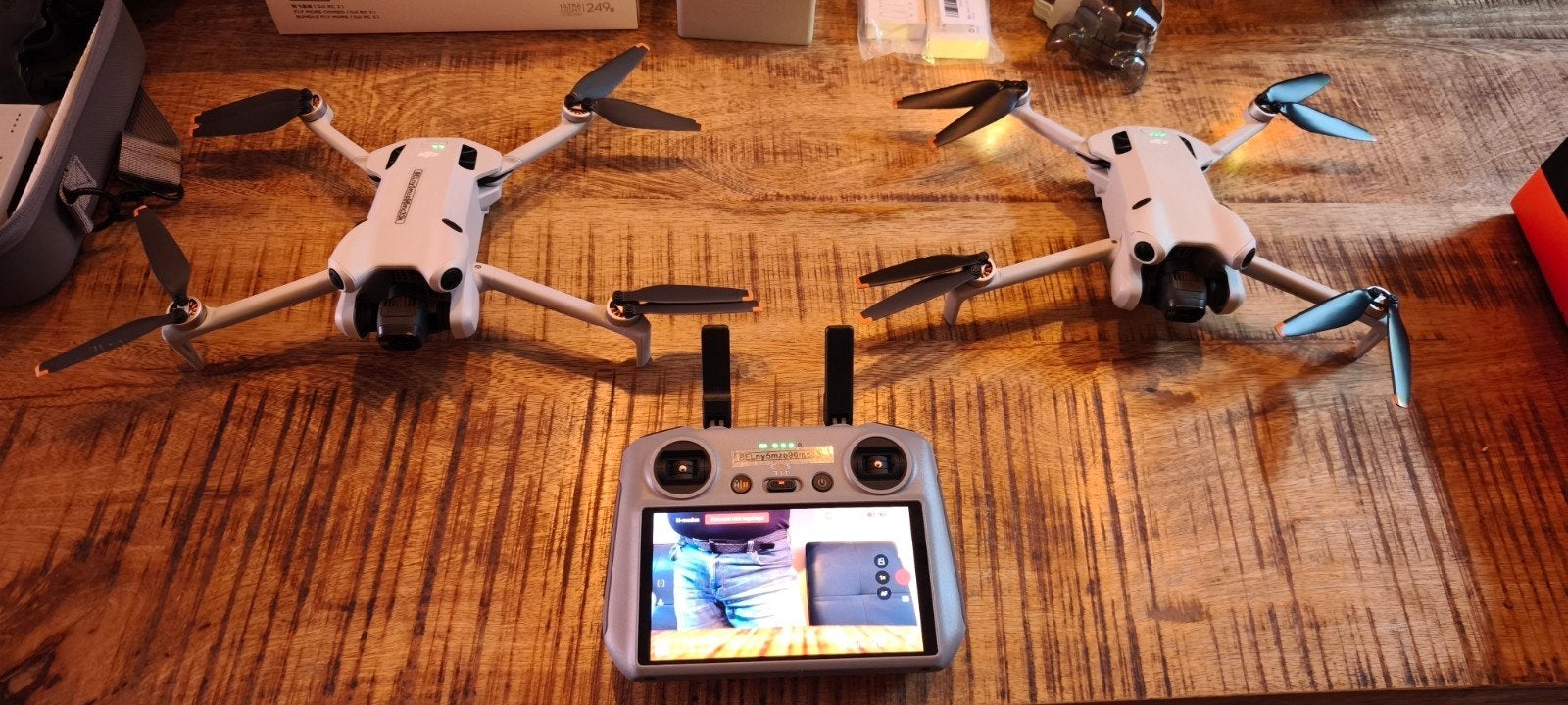 Dji Mini 4 pro fly more met exstra drone en baterijen, Audio, Tv en Foto, Drones, Ophalen of Verzenden, DJI