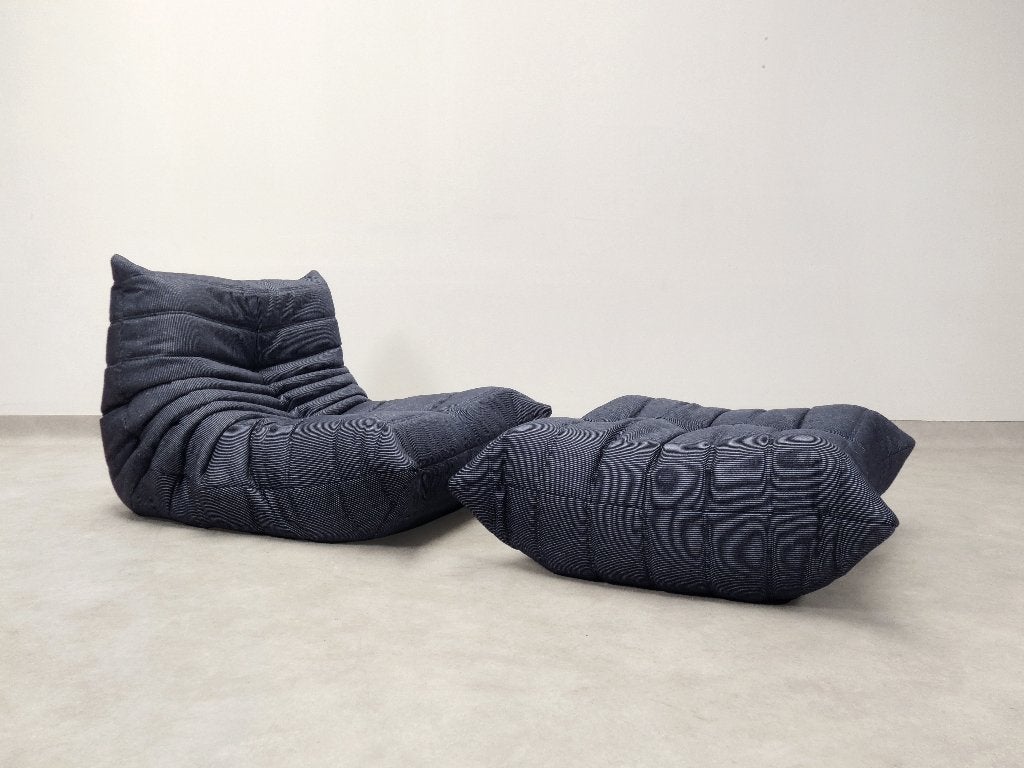Ligne Roset Togo - fauteuil & pouf - blue pinstripe fabric, Stof, 150 tot 200 cm, Tweepersoons, 75 tot 100 cm