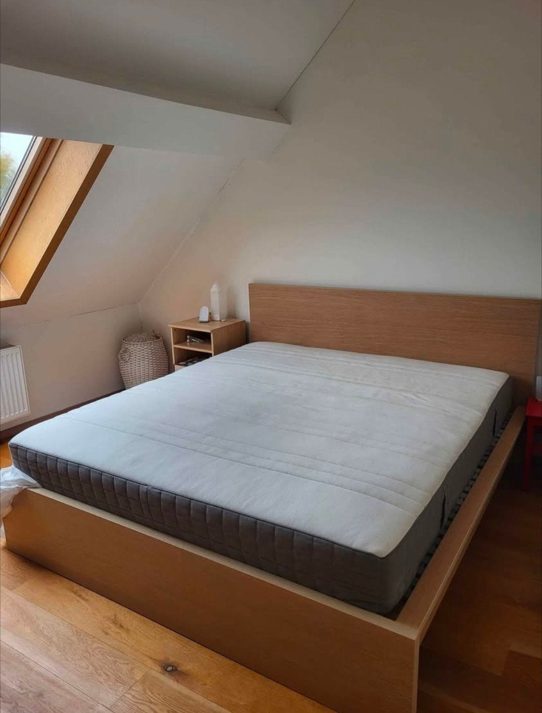 IKEA bed with mattress (180×200 cm), Ophalen