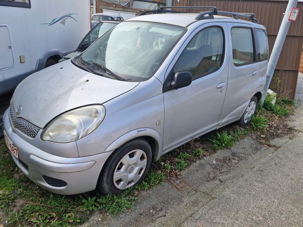 Toyota yaris verso, Autos, Achat, Attache-remorque, 2 places, Boîte manuelle