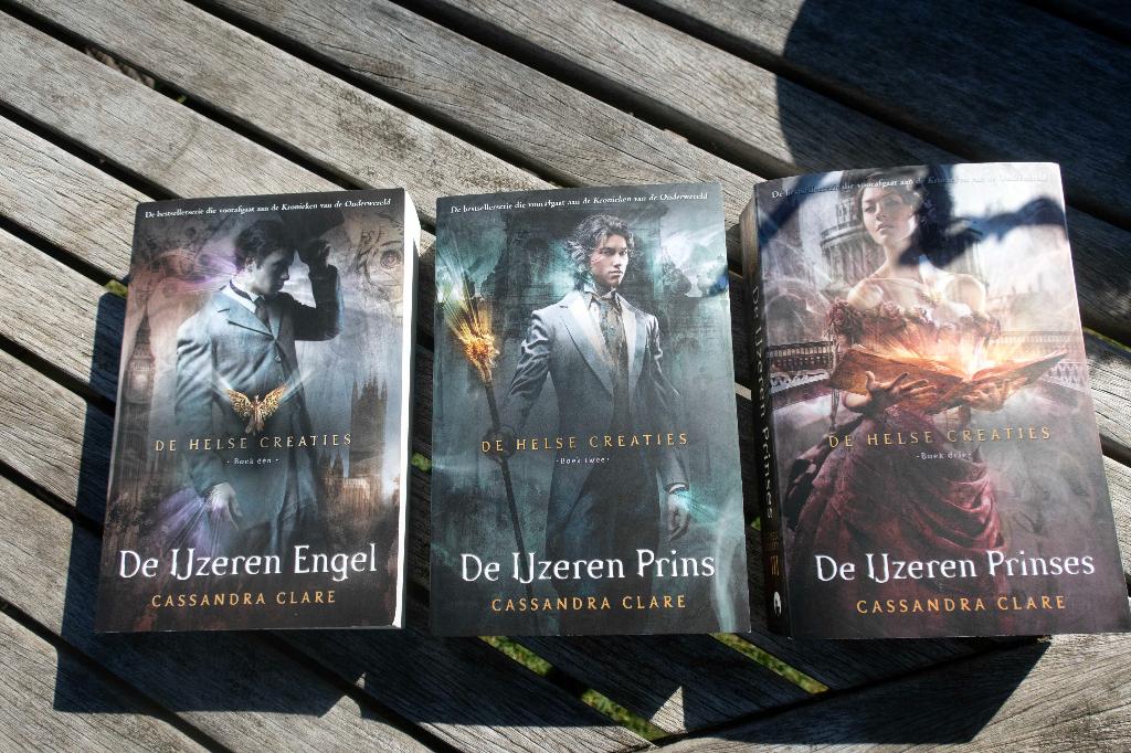 Boeken - Fantasy - Cassandra Clare, Boeken, Fantasy, Ophalen of Verzenden, Zo goed als nieuw