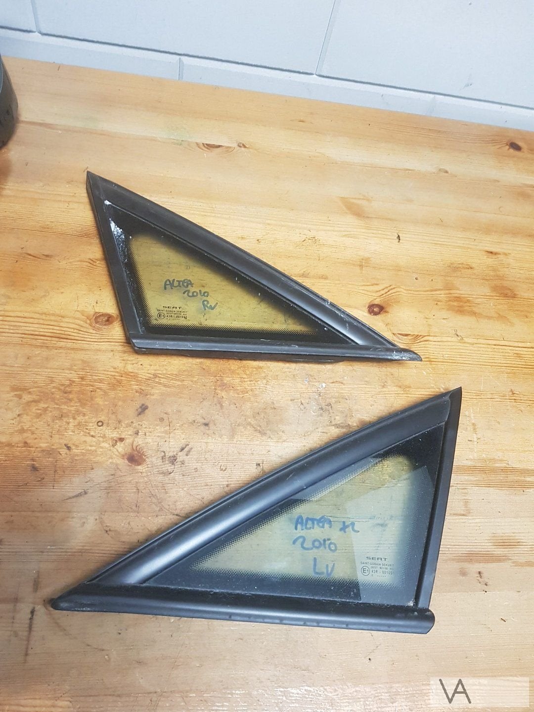 Seat Altea en Altea XL ruit driehoek vooraan rechts 20 euro, -, Utilisé, -, Seat