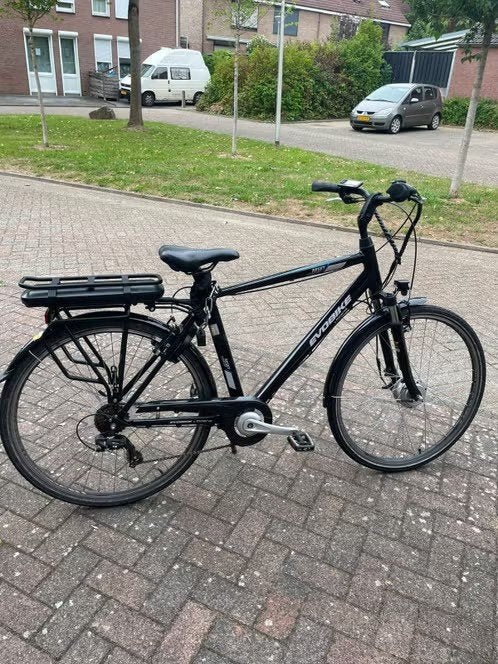 Minerva zwarte elektrische fiets, 1 jaar oud, Zo goed als nieuw, 51 tot 55 cm, 30 tot 50 km per accu, Ophalen