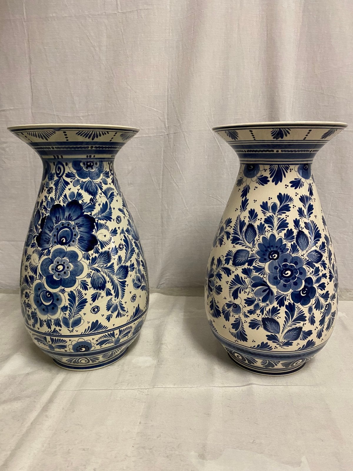 2 vazen Delft, Ophalen