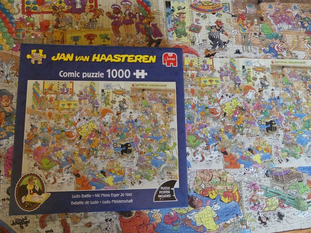 Puzzel Jumbo Van Haasteren - NK Mens erger je niet 1000 st, Ophalen of Verzenden, 500 t/m 1500 stukjes, Zo goed als nieuw, Legpuzzel