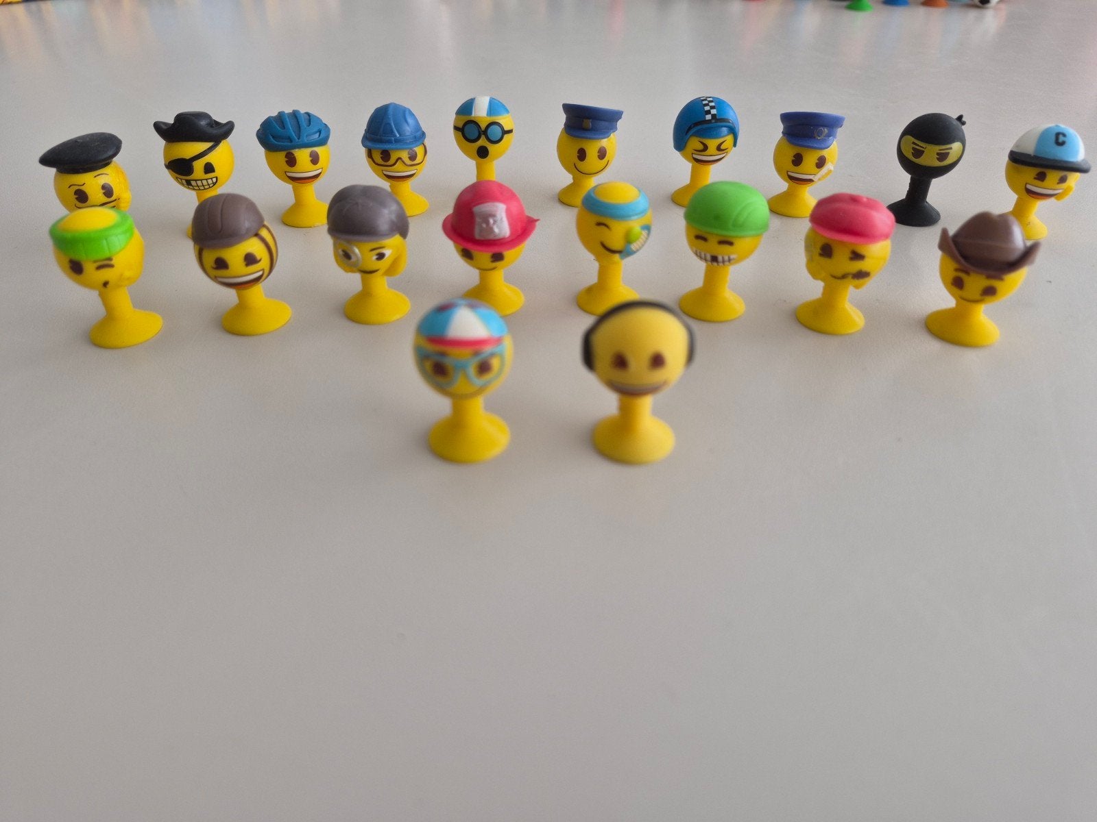 Emoji zuignap poppetjes ( hoofddeksel ), Verzamelen, Supermarktacties, Aldi, Ophalen of Verzenden