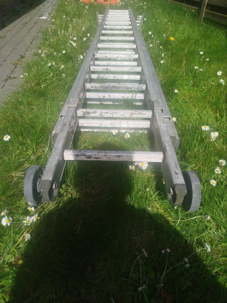 Schuifladder 3x3,5m hoog, Ophalen, Ladder