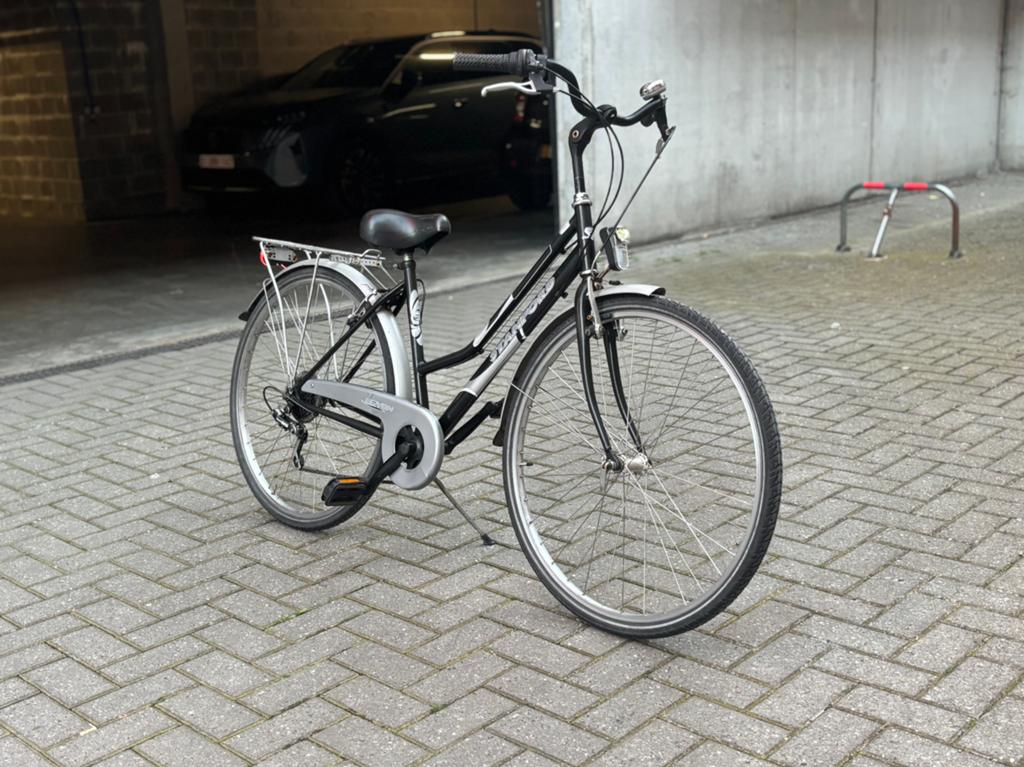 Vélo pour femme avec pneus de 28 pouces, Accès (extra) bas, Autres marques, Frein sur jante, Comme neuf