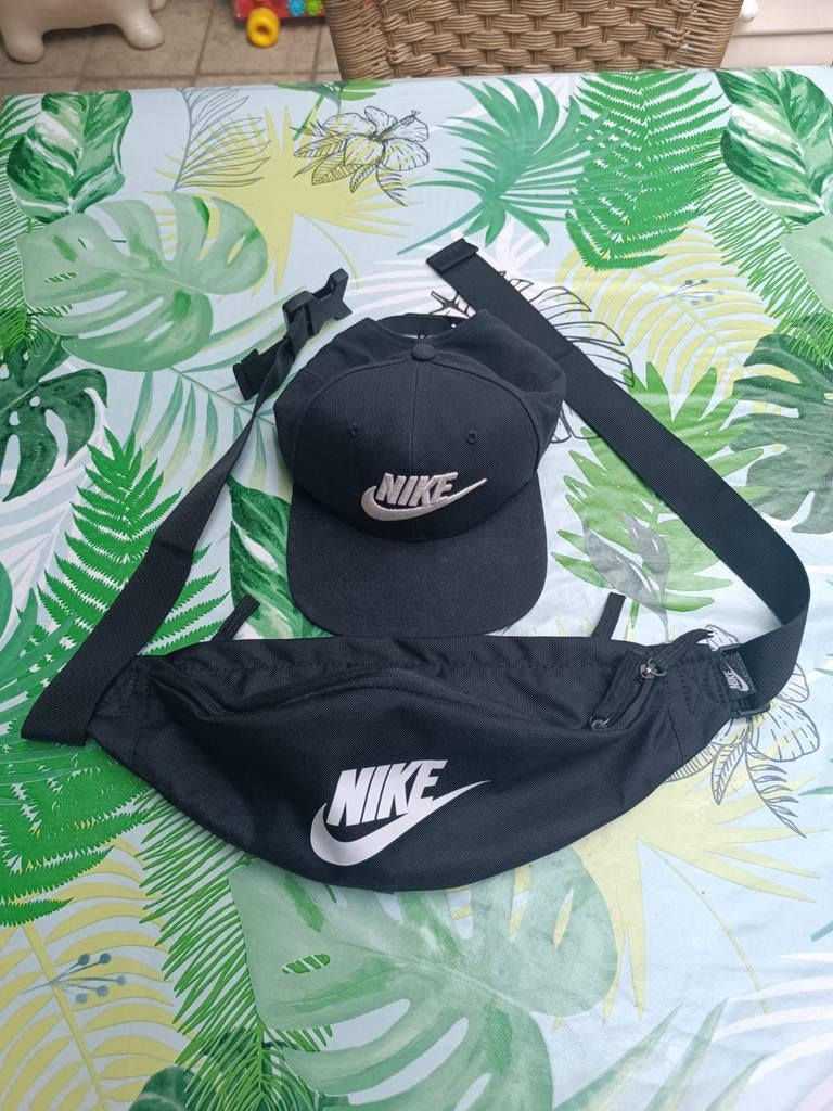Nike pet Nike heuptasje, Ophalen, Nike, Pet, 57 cm (M, 7⅛ inch) of minder