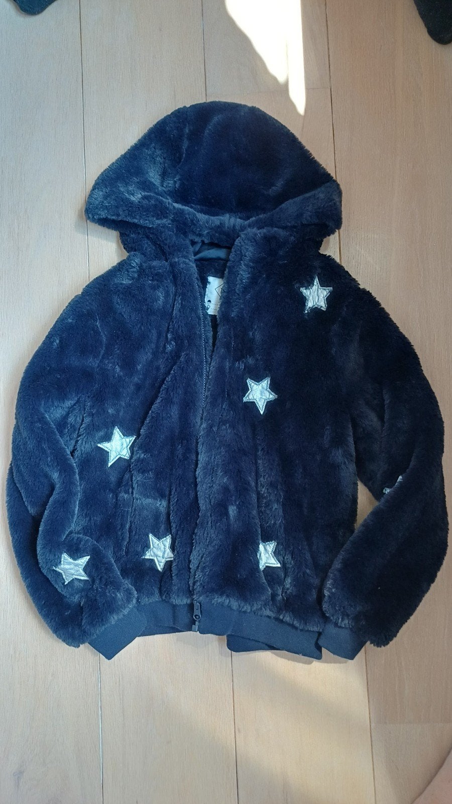 Supermooie pluche zachte blauwe jas met zilveren sterren., Kinderen en Baby's, Kinderkleding | Maat 176, Ophalen, Jas