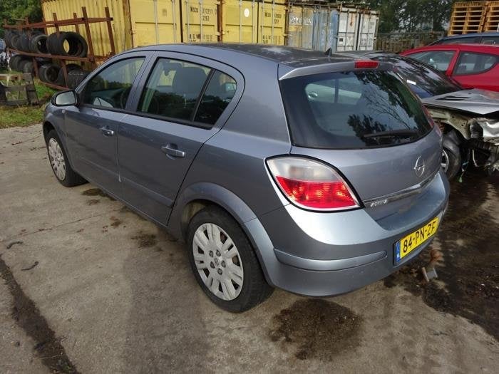 Achteras voorwielaandrijving van een Opel Astra, Gebruikt, -, -, Opel