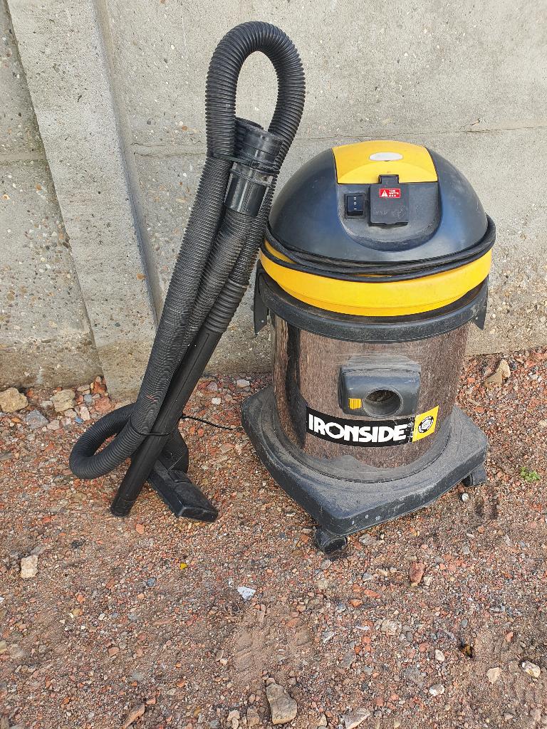 Aspirateur sec et humide Ironside, Bricolage & Construction, Enlèvement, Comme neuf