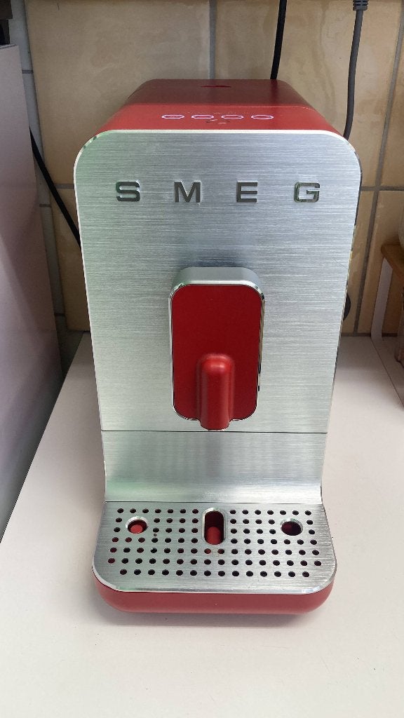 SMEG automatisch koffiezetapparaat, Elektronische apparatuur, Ophalen, Afneembaar waterreservoir, Gebruikt, Koffiemachine