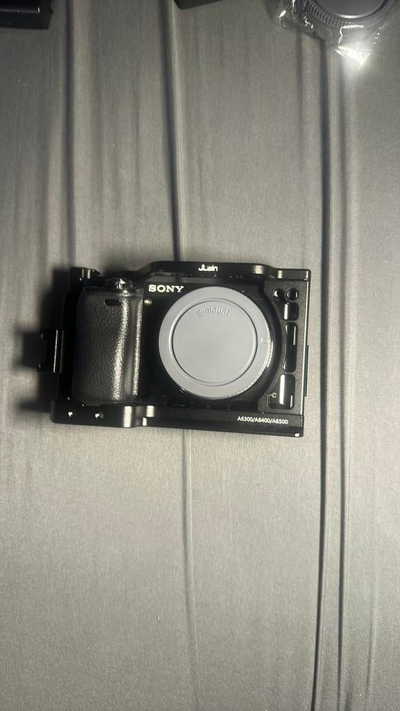Sony A6000 Body + Camera cage *2 Batterijen, Audio, Tv en Foto, Fotocamera's Digitaal, Ophalen, Zo goed als nieuw, Sony