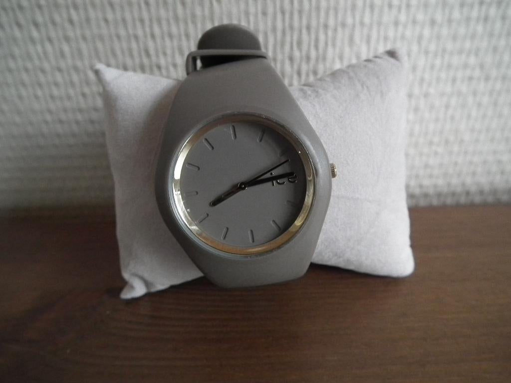 IJshorloge voor dames, Handtassen en Accessoires, Horloges | Dames, Gebruikt, Staal, Verzenden, Polshorloge