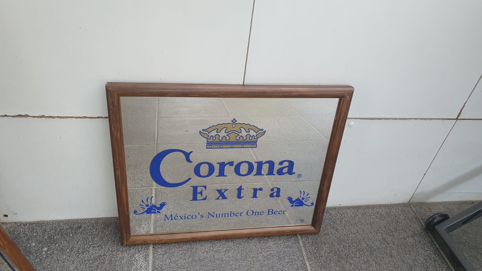 Spiegel Corona Extra, Huis en Inrichting, Woonaccessoires | Tekstborden en Spreuken, Ophalen, Zo goed als nieuw