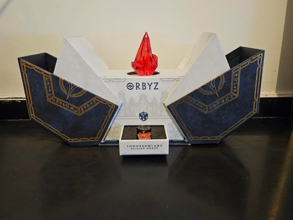 Tomorrowland ORBYZ box + wristband - LIMITED EDITION, Enlèvement, Rouge