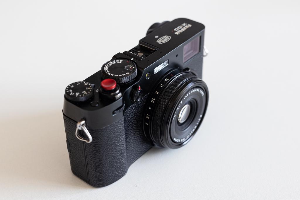 fujifilm X100V met accessoires en 2 batt., Sans zoom optique, Enlèvement ou Envoi, Compact, Comme neuf