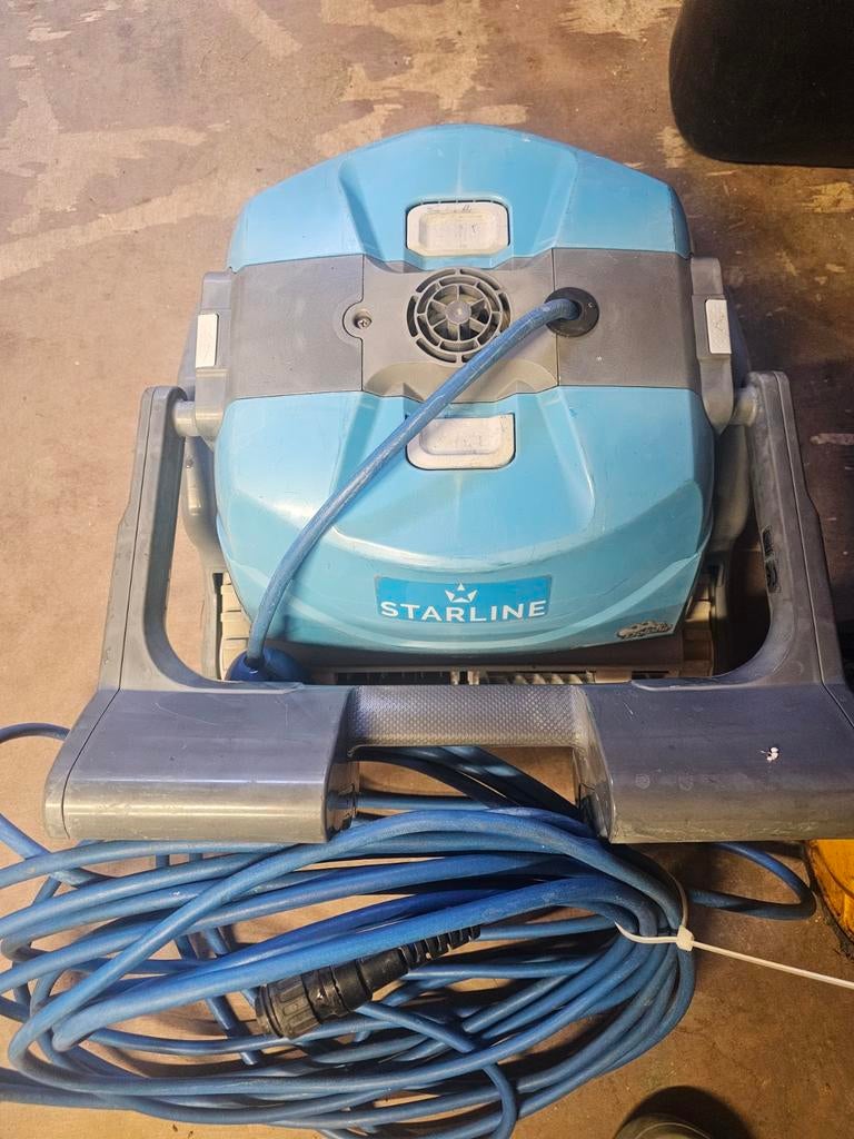 Zwembadrobot doet bodem en vloer
Ophalen belgie limburg beri, Ophalen