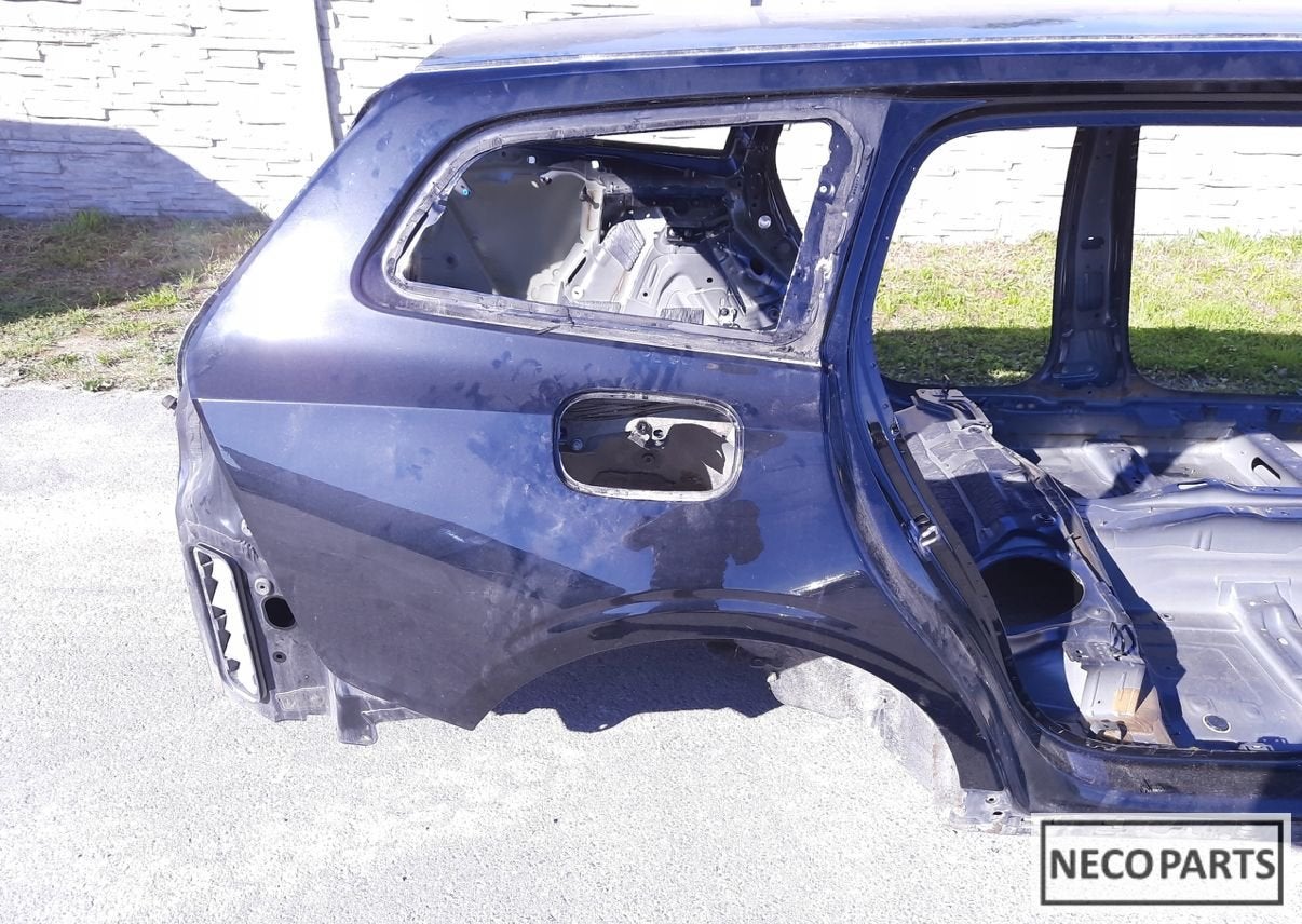VOLVO V60 II KOMBI ACHTERSCHERM SNIJDEEL RECHTS ORIGINEEL, Auto-onderdelen, Carrosserie, Achterklep, Volvo, Achter, Gebruikt, Ophalen of Verzenden