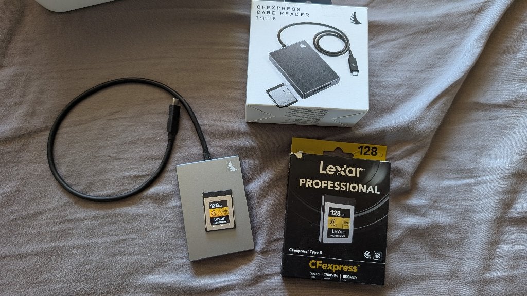 Lexar CFExpress type B 128GB Gold - Angelbird reader, TV, Hi-fi & Vidéo, CFexpress Type B, Enlèvement ou Envoi, Lexar, Comme neuf