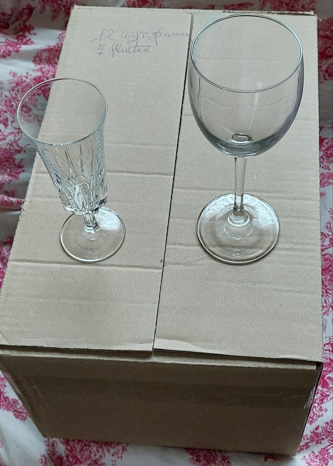 Verres variés et 12 sous-verres, Collections, Enlèvement, Utilisé, Autres types
