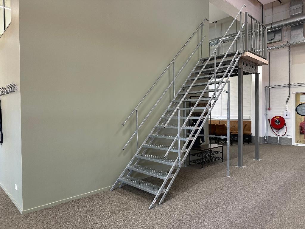 Magazijntrappen | Trappen | Stalen trappen, Cd's en Dvd's, Dvd's | Actie, Gebruikt, Actie, Alle leeftijden, Ophalen of Verzenden