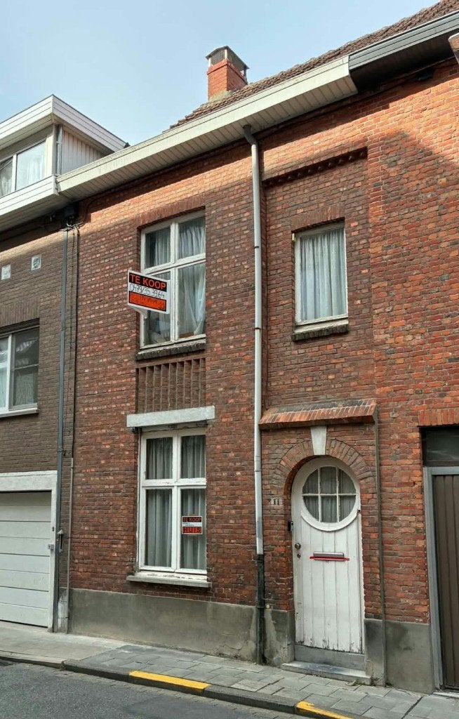 Huis met 3 slaapkamers, vlakbij station Roeselare, Immo, 110 m², Roeselare, Tot 200 m², 3 kamers