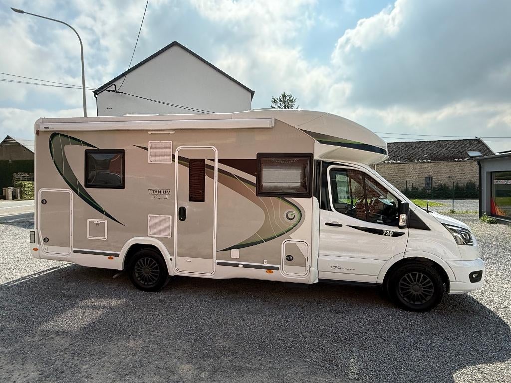 Chausson 720 Titanium 2021 - 12.500km - Full - TVA déduct, Caravanes & Camping, Camping-cars, Réfrigérateur, Siège standard, Toilette à cassette
